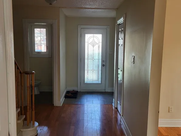 22 Omega Sq S, Brampton, ON L6Z 1K5