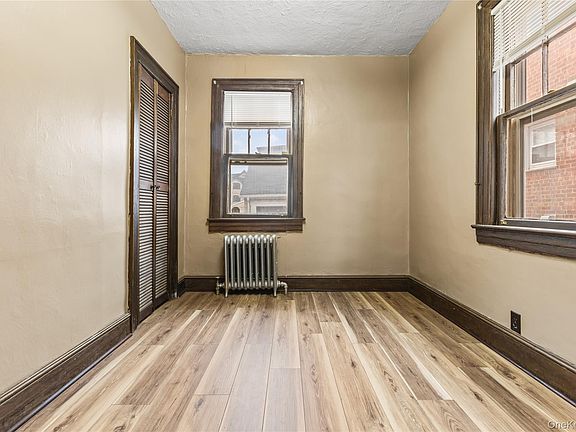4th image of 61-17B 165th Street