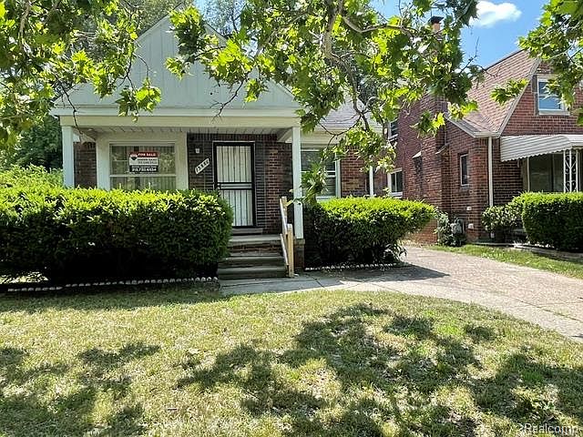1st image of 15886 Collingham Dr