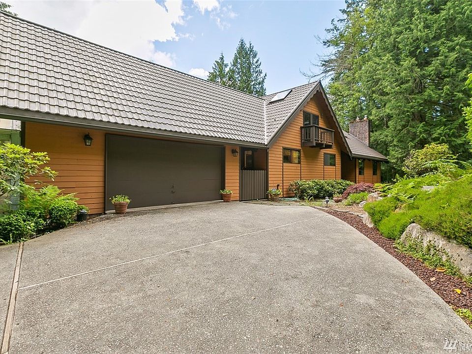 1st image of 25208 SE Mirrormont Dr