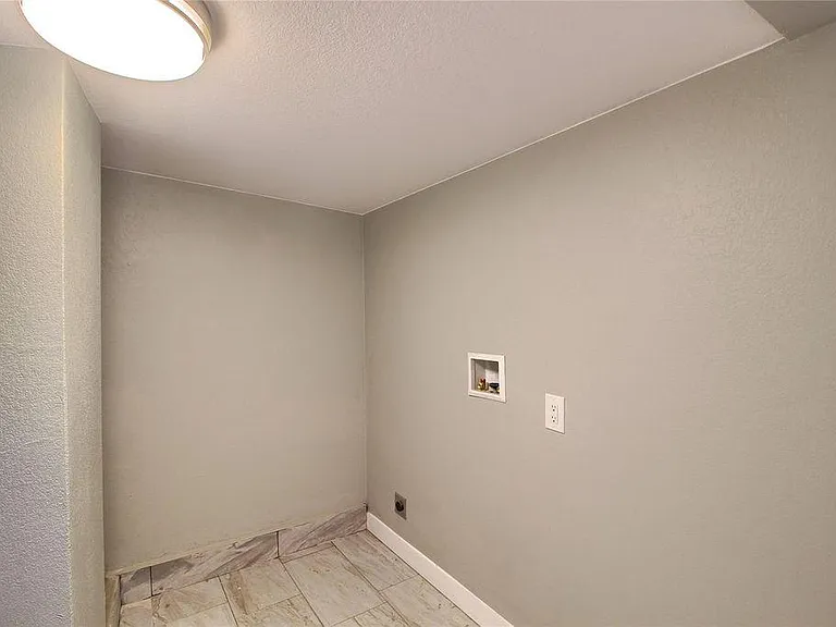 403 Julian St — Photo 16