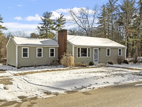 20 Vernon St, Ayer, MA 01432