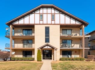 17940 Royal Oak Ct APT 2E, Tinley Park, IL 60477
