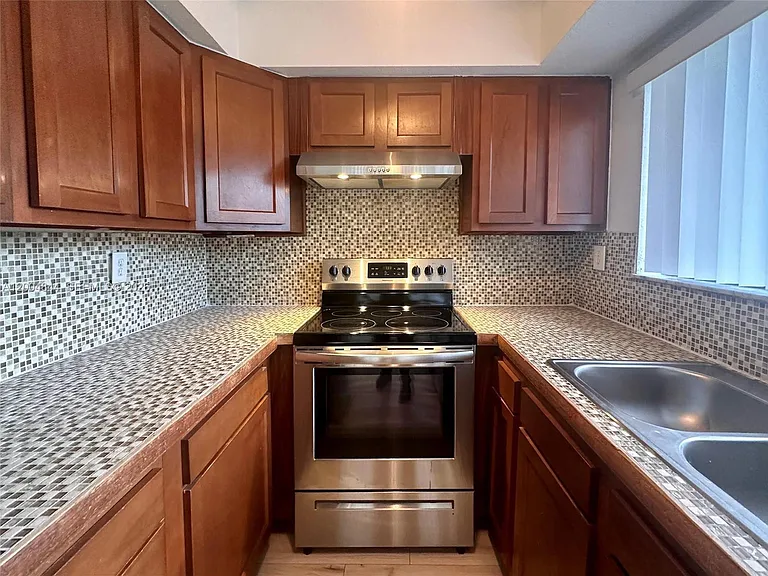 2580 Coral Springs Dr #2580 — Photo 12
