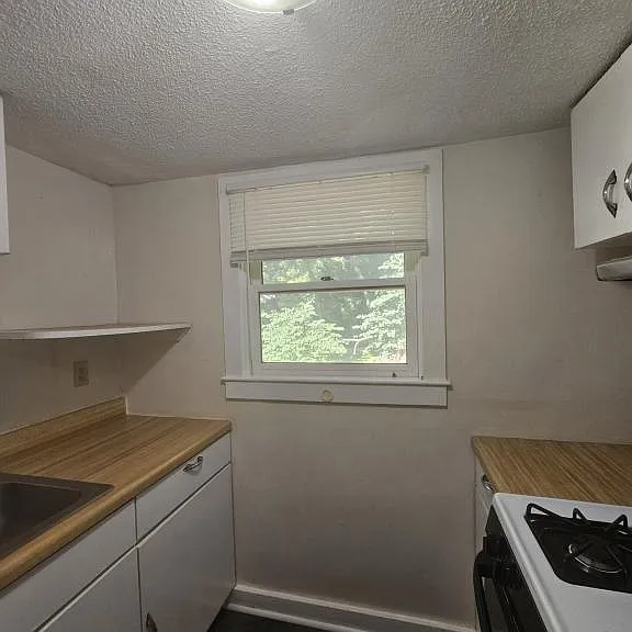 1211 Almira Ave — Photo 9