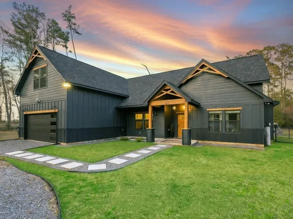 111 V Allen Ln, Coldspring, TX 77331