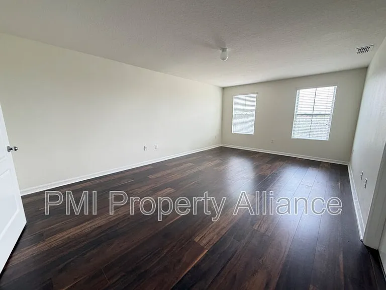 131 Bella Dr — Photo 12