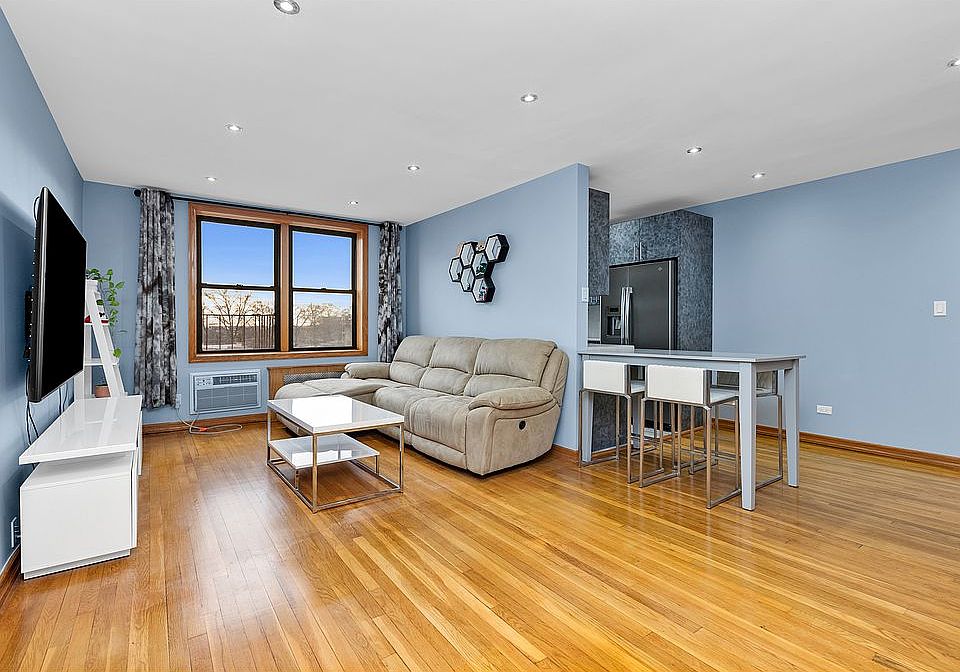 1st image of 2330 Voorhies Ave APT 5G