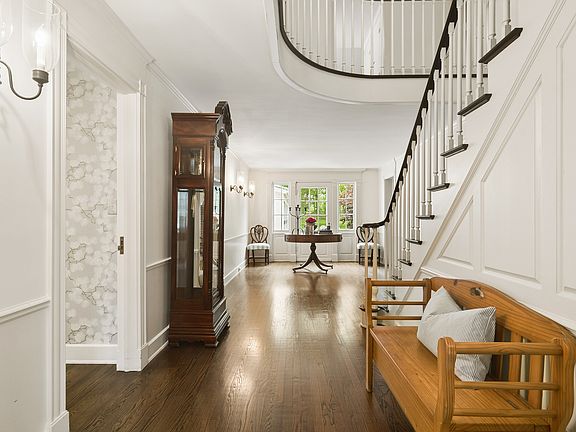 5th image of 332 Old Sutton Rd