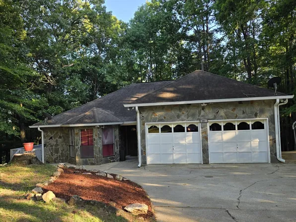 211 Long Cove Dr, Lagrange, GA 30240