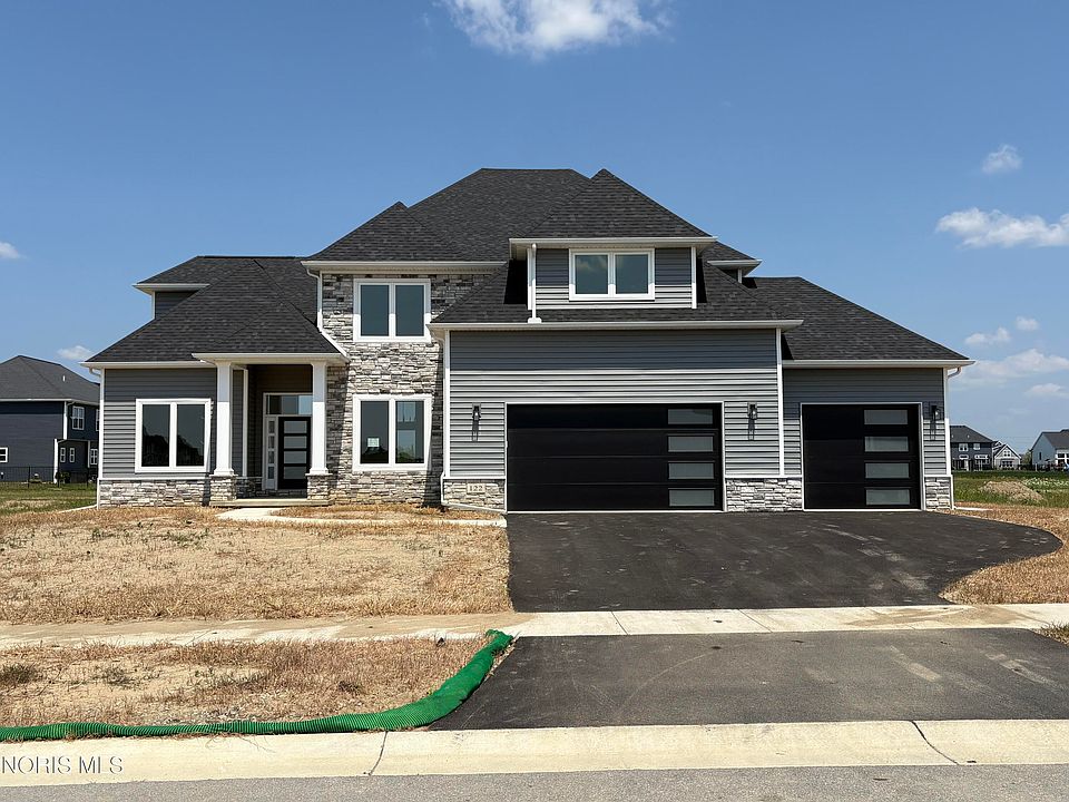 1st image of 122 Wellington Pl