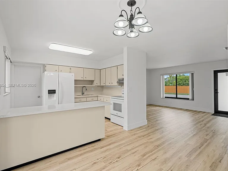 5110 SW 106th Ave — Photo 13