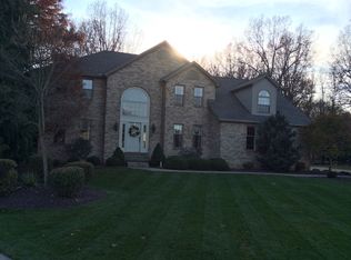 5851 Cherrywood Dr, Youngstown, OH