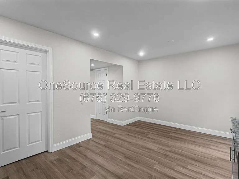 1340 N Hampton Rd #1 — Photo 15