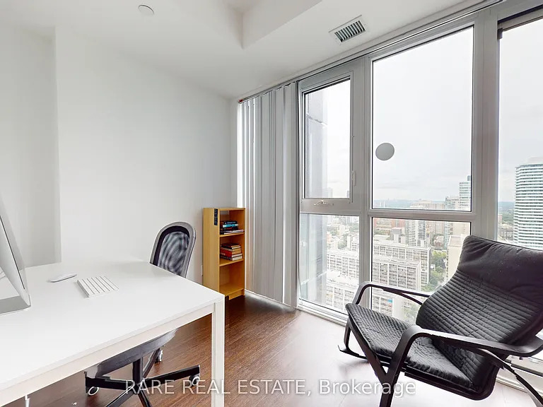 7 Grenville St #3307 — Photo 8