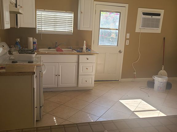 Kitchen Curent cleaning