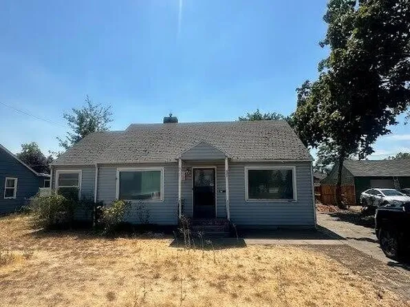 933 Dakota Ave, Medford, OR 97501