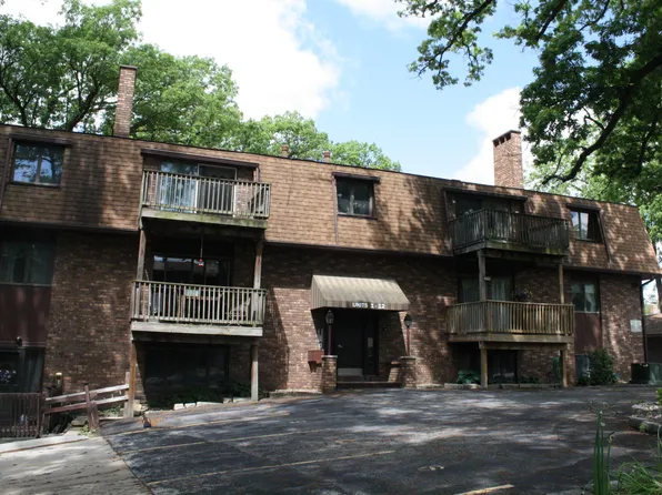 3626 38th St APT 2, Rock Island, IL 61201