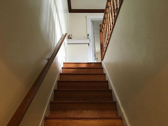 Steps to 2nd and 3rd floor.