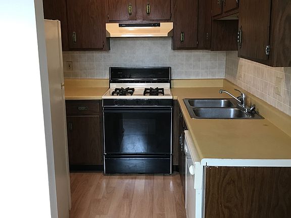 5th image of 4974 W 82nd Ct APT C