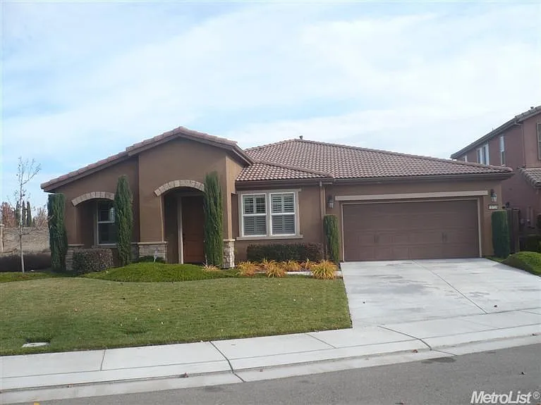 10724 Commodore Ln photo 1