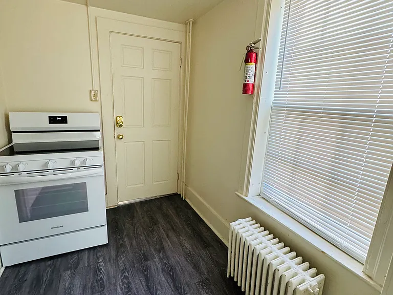 6 Clarke St #2 — Photo 10