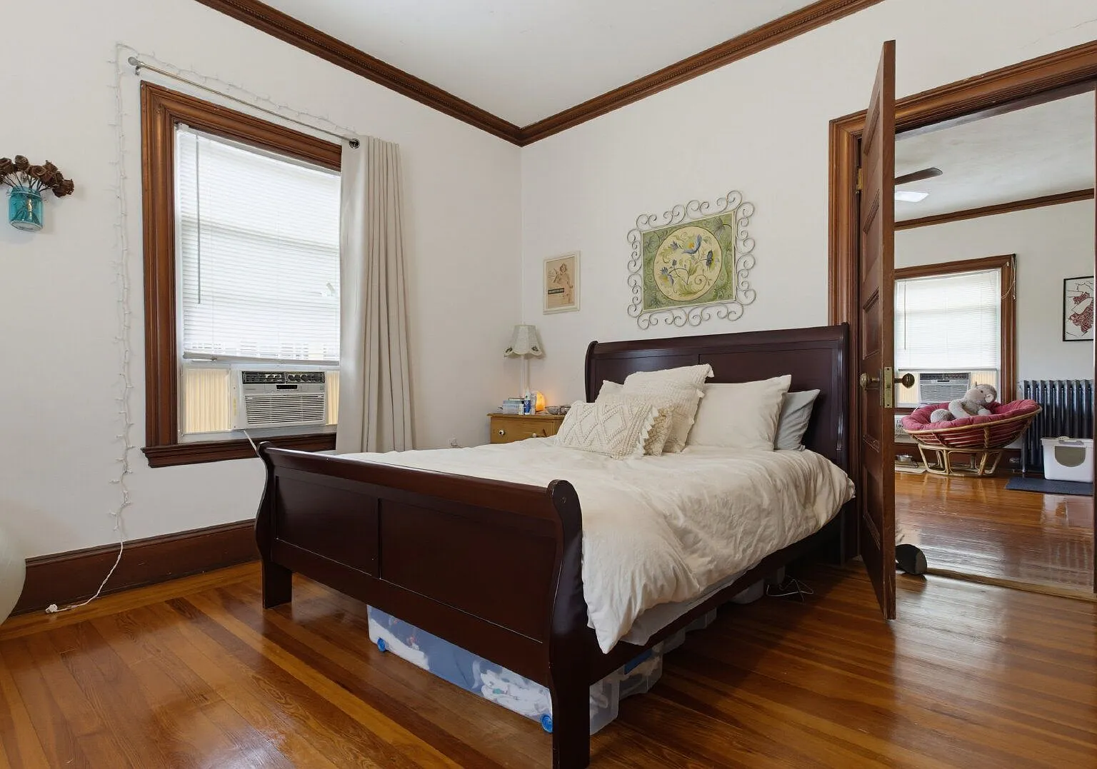 3 bed, 1.0 bath, 1300 sqft, $2,900 — Photo 3