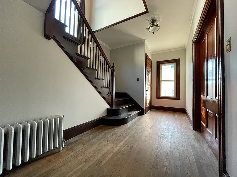 28 North front hall.