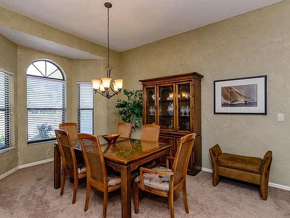 Entertain Family and Friends in your Beautiful Formal Dining Room (15.8'x10.4').