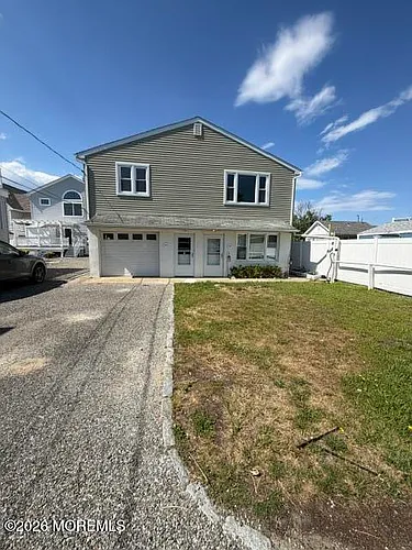 445 E Bayview Ave Photo 1