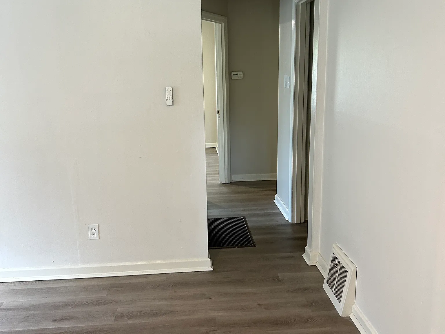 279 Elmdale Ct — Photo 4