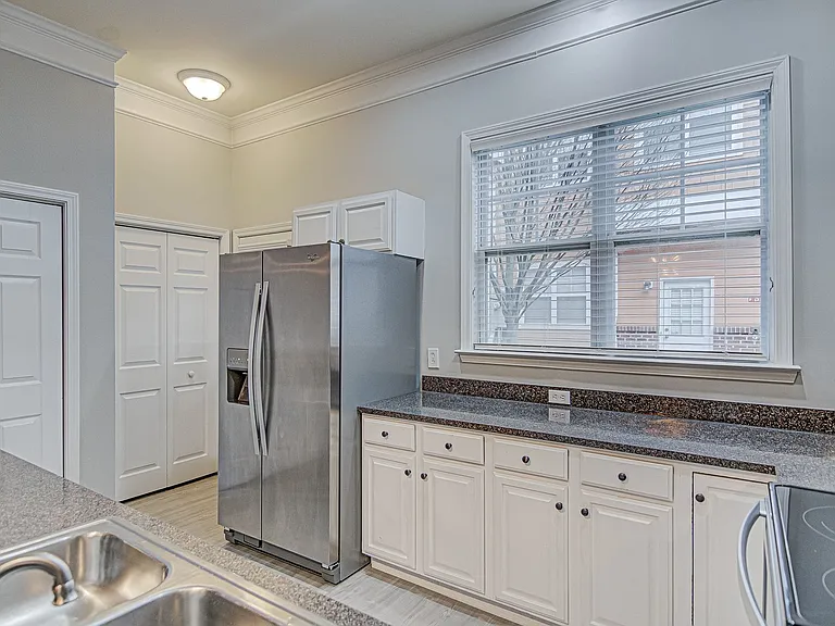 1553 Pecan Ave — Photo 2
