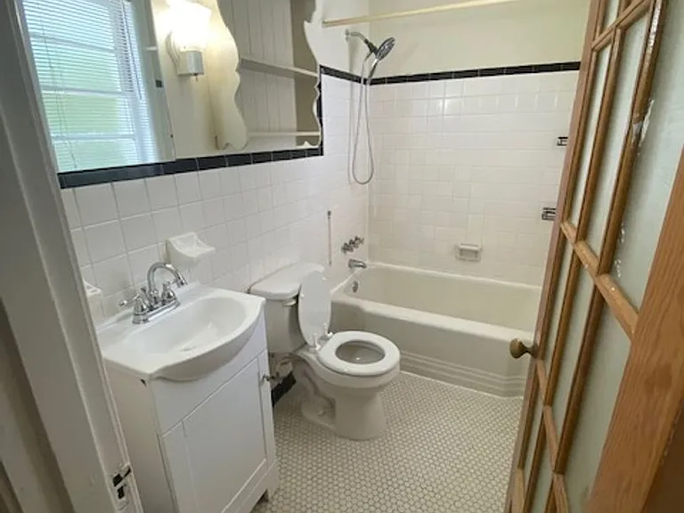 127 S Harden Street — Photo 22