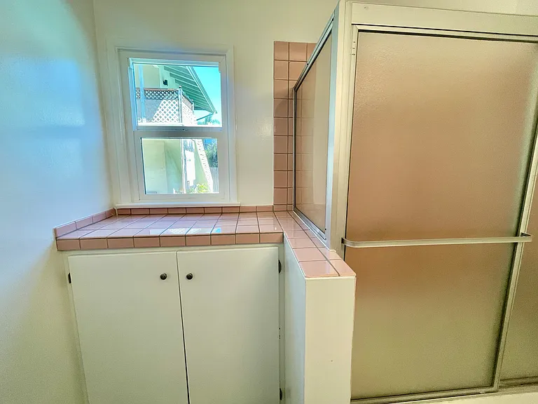 1266 N Laurel Ave #3 — Photo 14