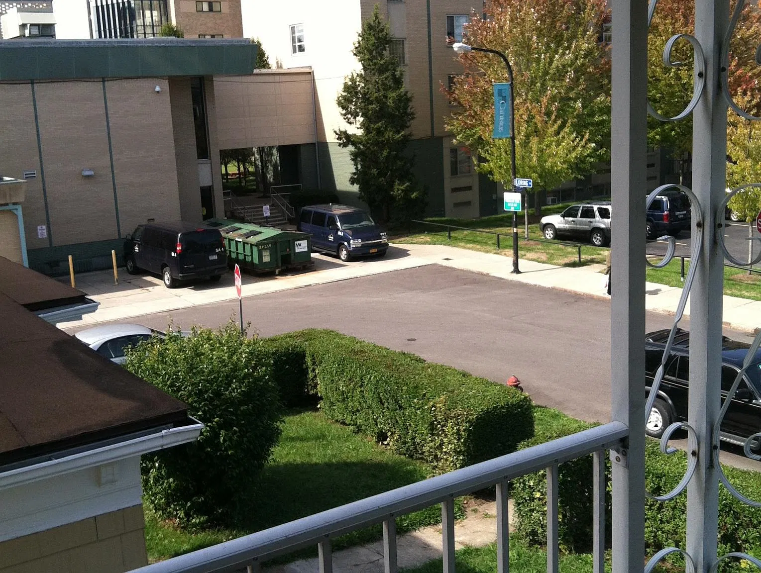 121 Loring Ave — Photo 2