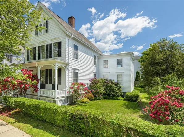106 Franklin St, Bristol, RI 02809