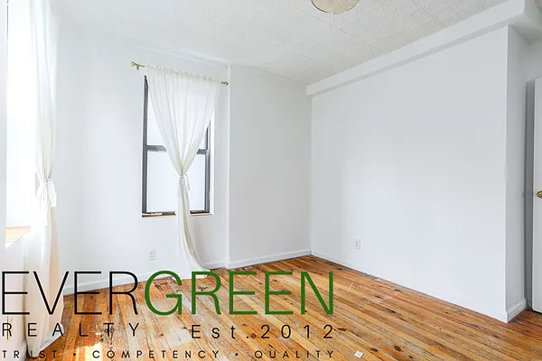 Rented by Evergreen Apartments BK | media 7