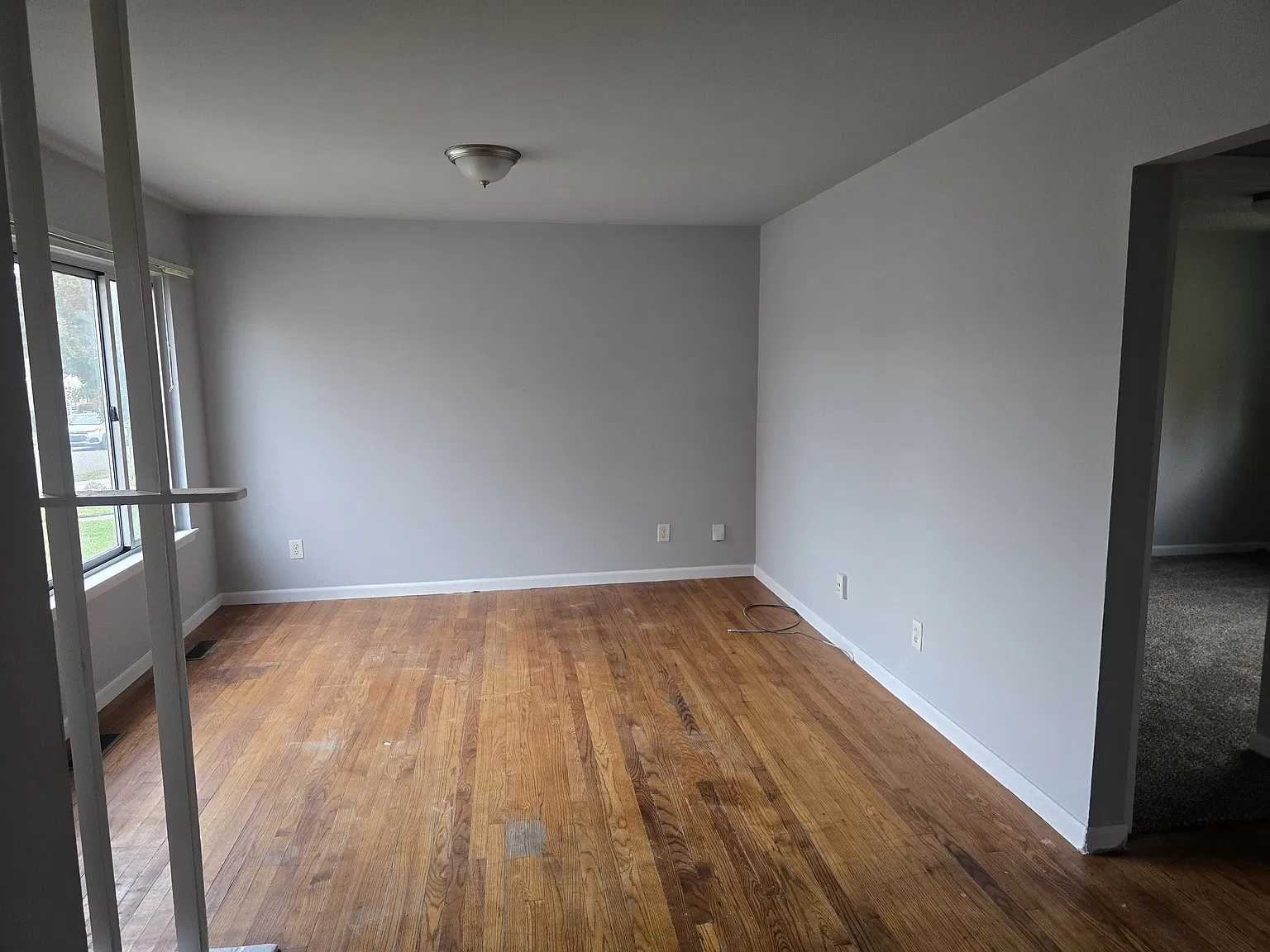 3 bed, 930 sqft, $1,500 — Photo 2