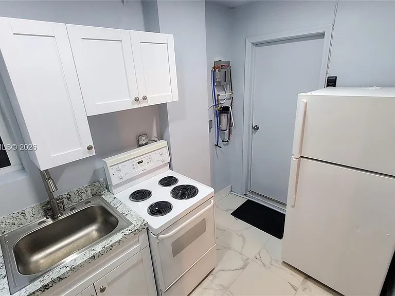 8613 Beekman Dr — Photo 6