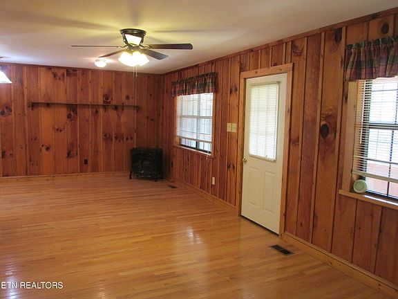 5th image of 713 E Millers Cove Rd