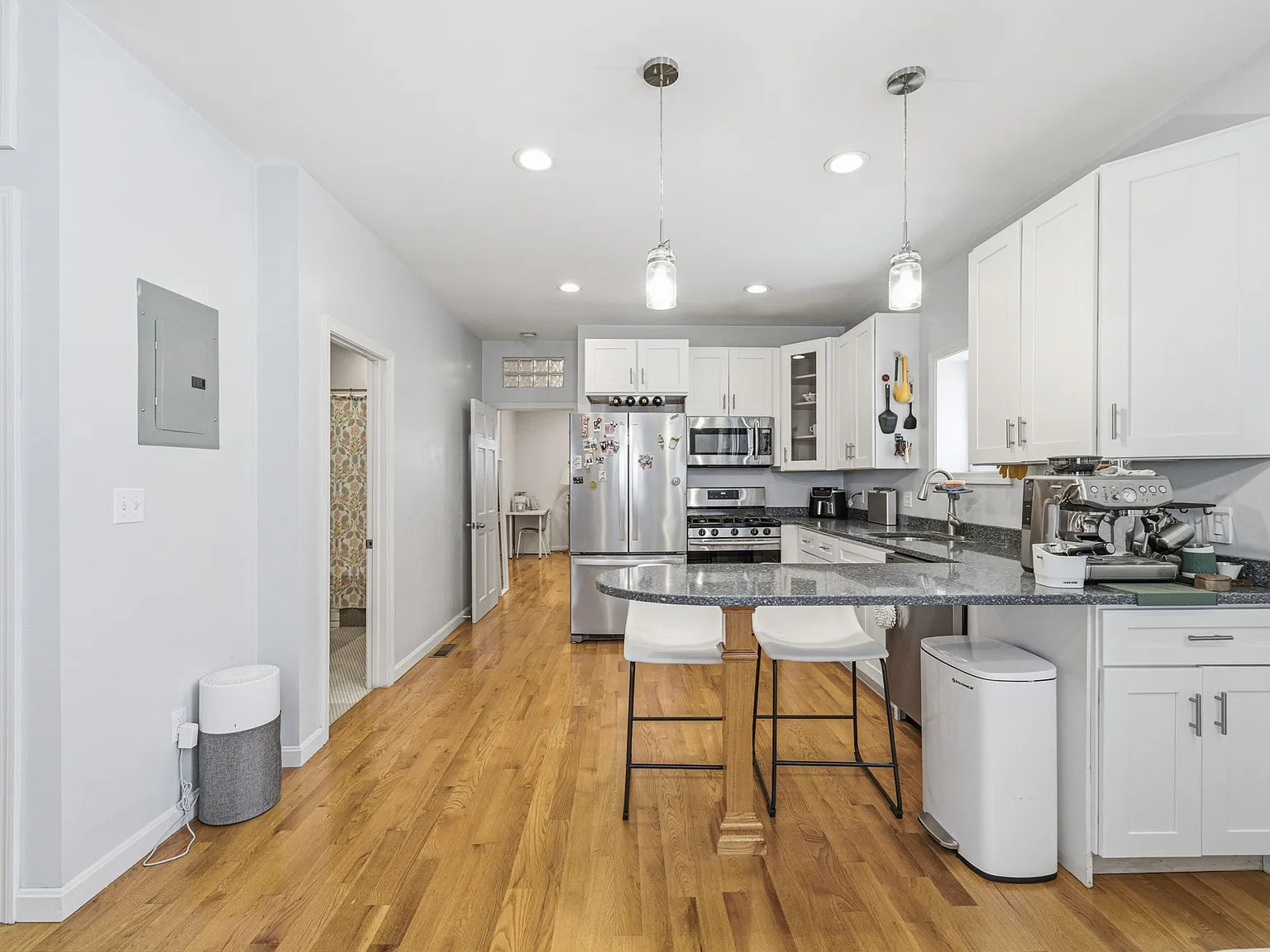 1 bed, 660 sqft, $2,500 — Photo 3