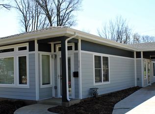 816 W Mill St, Bloomington, IL