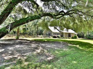 1 Old Barn Rd, Beaufort, SC 29907
