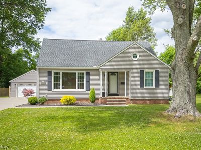 26080 Cook Rd, Olmsted Falls, OH, 44138