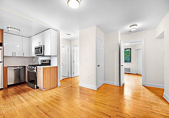 3rd image of 3755 77th St APT 2E