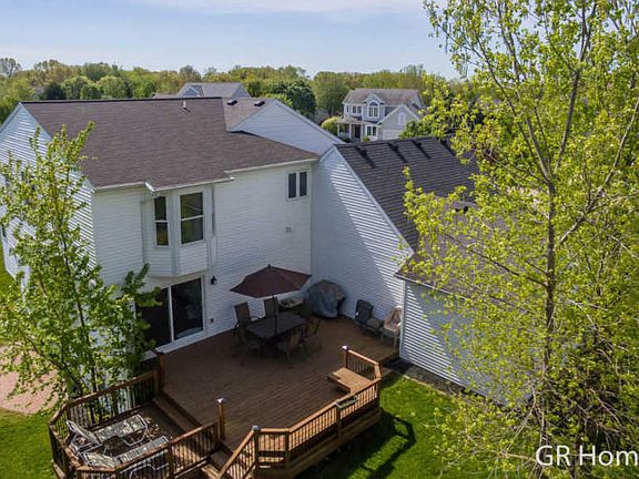 4th image of 2581 Lenwood Ln NE