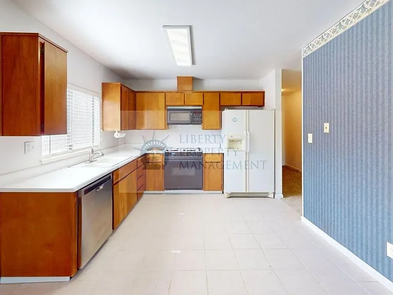 2513 Verano Ave — Photo 3