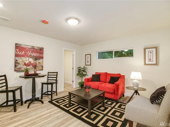 15505 Wallingford Ave N #B, Seattle, WA 98133