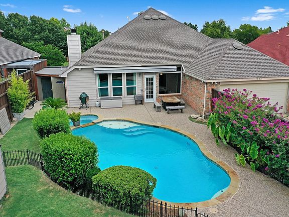 3rd image of 3528 Edwards Dr