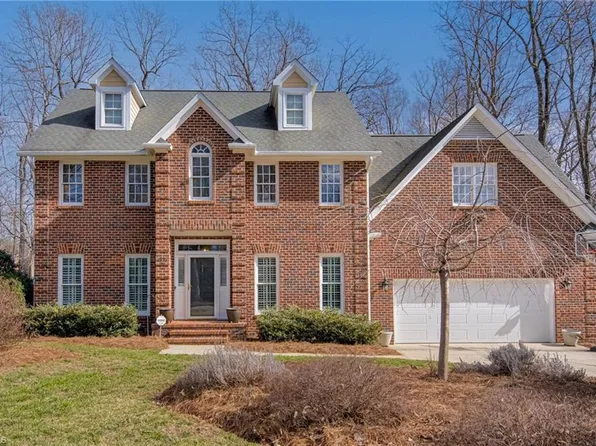 4833 Worchester Pl, Jamestown, NC 27282